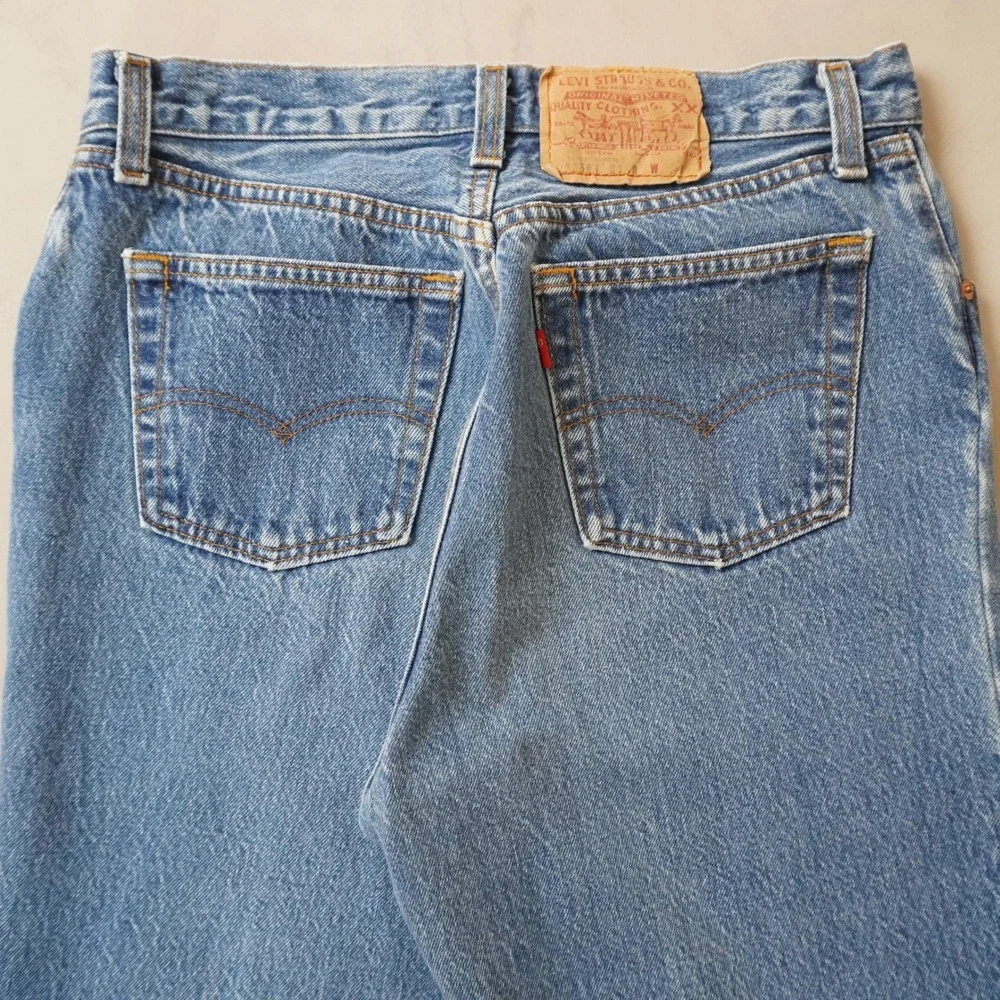 Vintage Levis 501 Jeans 30x32 90s Blue Straight Leg USA Made Button Fly Denim